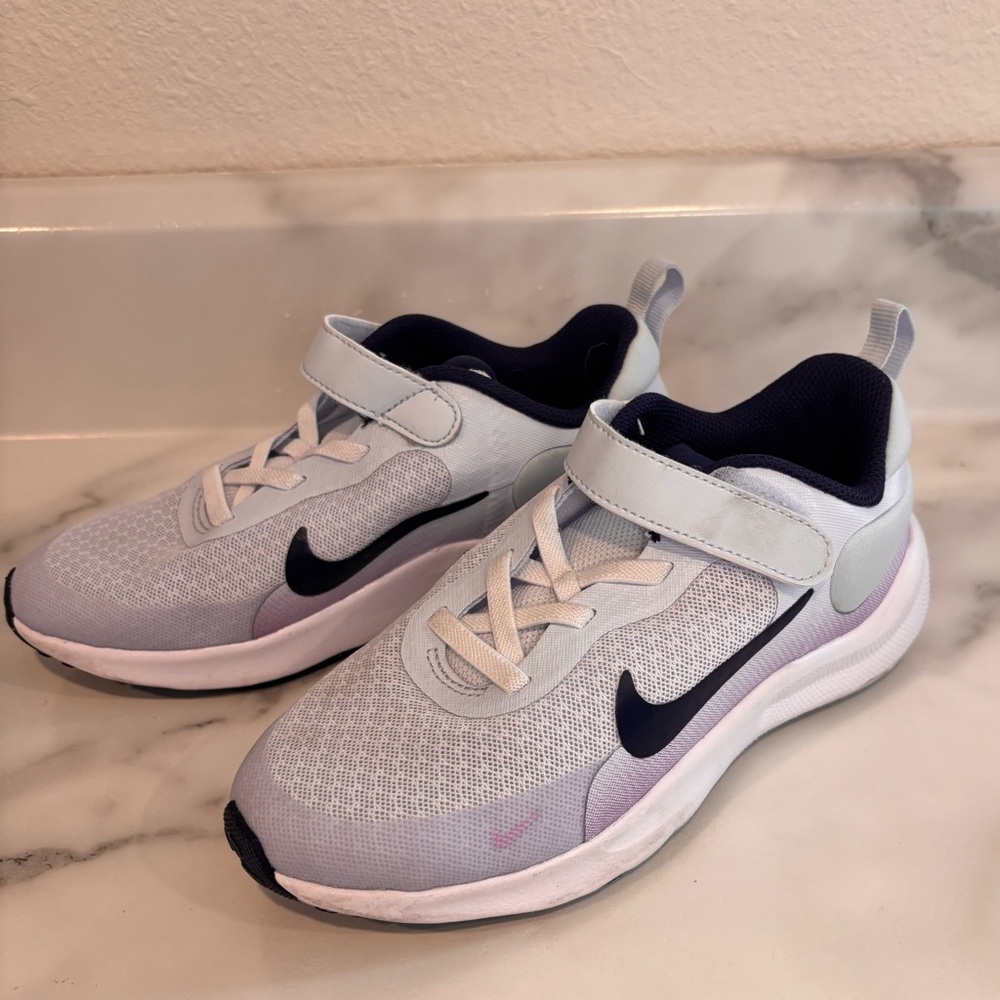 Girls Nike velcro strap sneakers